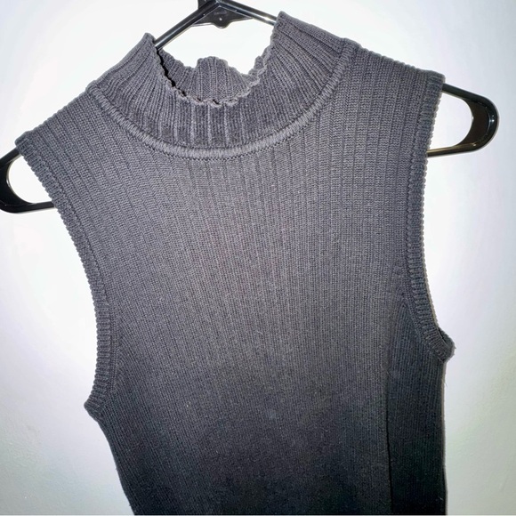 Chadwicks Sweaters - Vintage Chadwicks Black Sleeveless Turtleneck Sweater
